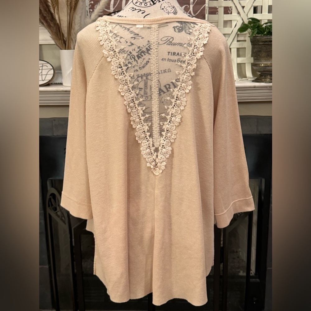 Winter Lennon Womens Medium Oversized Arlo Thermal Top Lace Trim Open Back